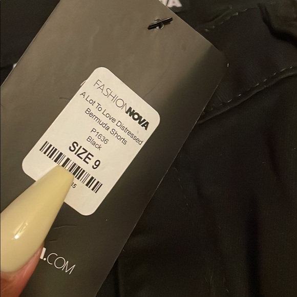 Distressed Ripped Jean Shorts BNWT Black Jean shorts - Picture 2 of 3